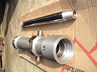 位移傳感(gǎn)回轉油缸